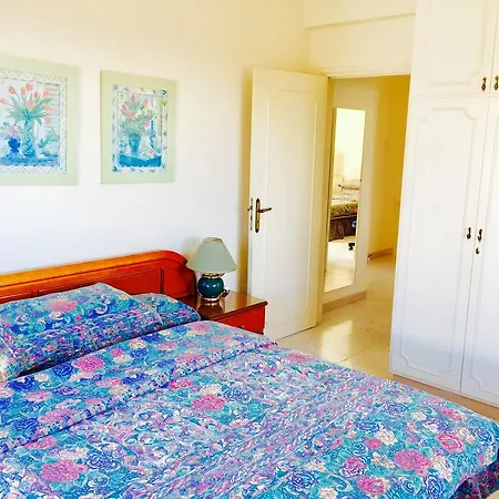 Villa Charming Walk To Sea